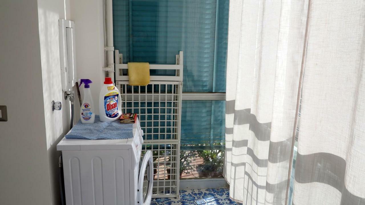 Pretty Panoramic Apartment - Half Way Center-Vomero District Napoli Esterno foto